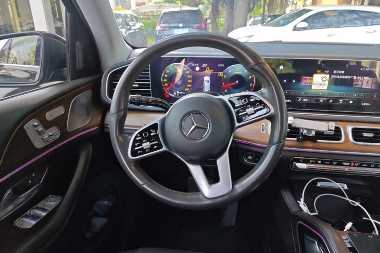 Used Mercedes-Benz GLE 2020 GLE 350 4MATIC Luxury Model Steering Wheel