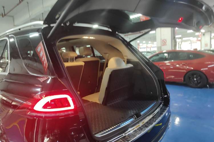 Used Mercedes-Benz GLE 2020 GLE 350 4MATIC Luxury Model Trunk