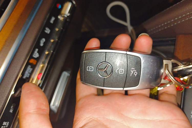 Used Mercedes-Benz GLE 2020 Facelifted GLE 350 4MATIC Luxury Edition Vehicle Key