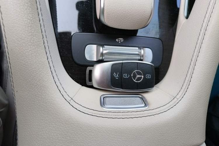 Used Mercedes-Benz GLE 2020 Second Facelift GLE 350 4MATIC Stylish Version Vehicle Key