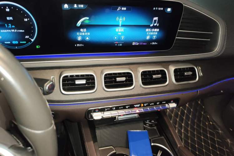 Used Mercedes-Benz GLE 2020 Restyled GLE 450 4MATIC Luxury Edition Audio And AC Panel