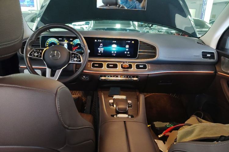 Used Mercedes-Benz GLE 2020 GLE 450 4MATIC Stylish Model Center Console