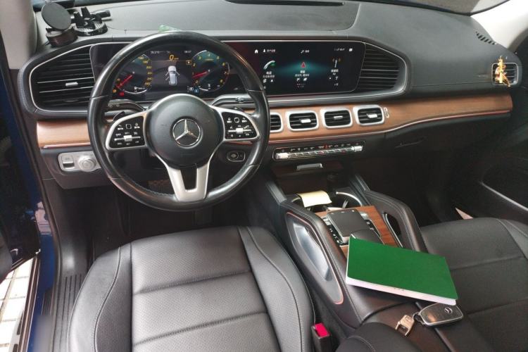 Used Mercedes-Benz GLE 2020 GLE 350 4MATIC Luxury Model Center Console