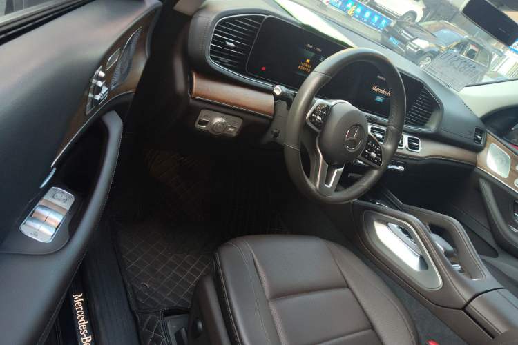 Used Mercedes-Benz GLE 2020 GLE 350 4MATIC Luxury Model Driver Seat