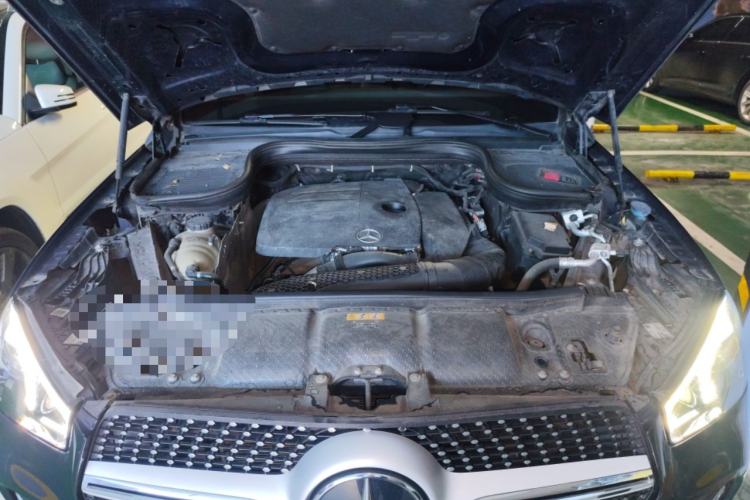 Used Mercedes-Benz GLE 2020 GLE 350 4MATIC Fashion Model Engine Bay