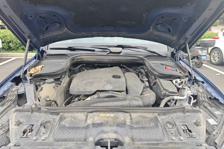 Used Mercedes-Benz GLE 2020 GLE 350 4MATIC Fashion Model Engine Bay
