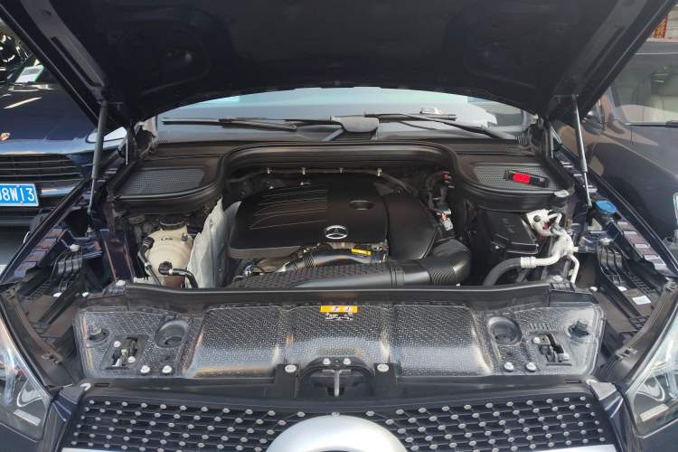 Used Mercedes-Benz GLE 2020 GLE 350 4MATIC Luxury Model Engine Bay