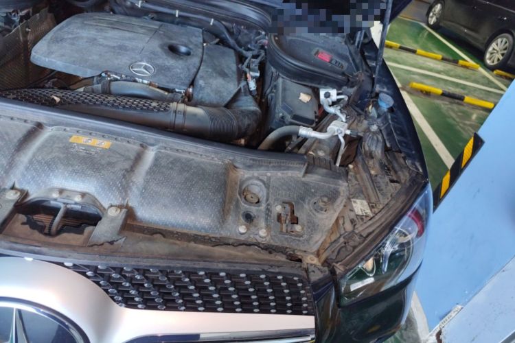 Used Mercedes-Benz GLE 2020 GLE 350 4MATIC Fashion Model Engine Bay Left