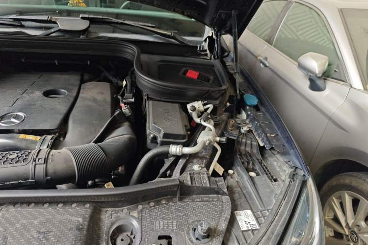 Used Mercedes-Benz GLE 2020 Restyled GLE 350 4MATIC Fashion Edition Engine Bay Left