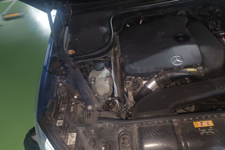 Used Mercedes-Benz GLE 2020 GLE 350 4MATIC Luxury Model Engine Bay Right