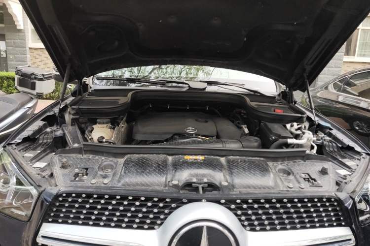 Used Mercedes-Benz GLE 2020 GLE 350 4MATIC Fashion Model Engine Bay