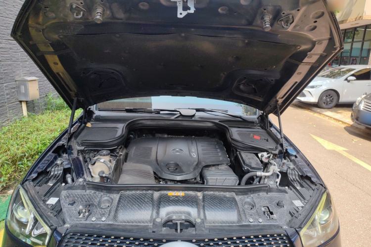 Used Mercedes-Benz GLE 2020 GLE 450 4MATIC Stylish Model Engine Bay