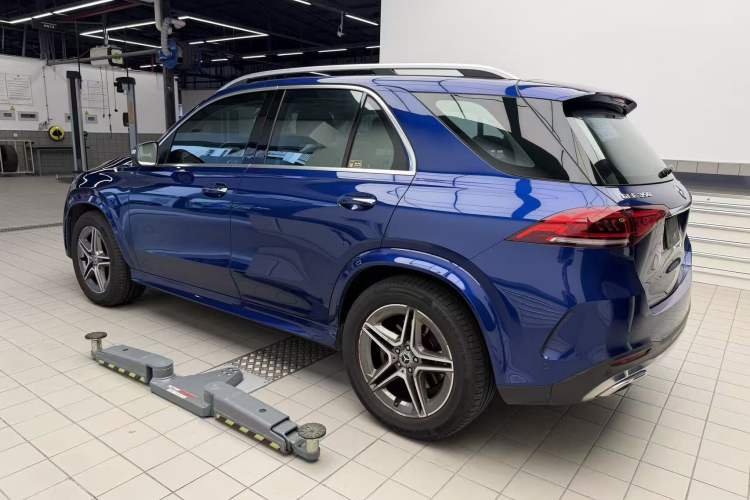 Used Mercedes-Benz GLE 2020 Facelifted GLE 350 4MATIC Luxury Edition Exterior 1