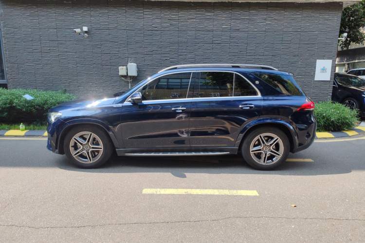 Used Mercedes-Benz GLE 2020 GLE 450 4MATIC Stylish Model Exterior 2