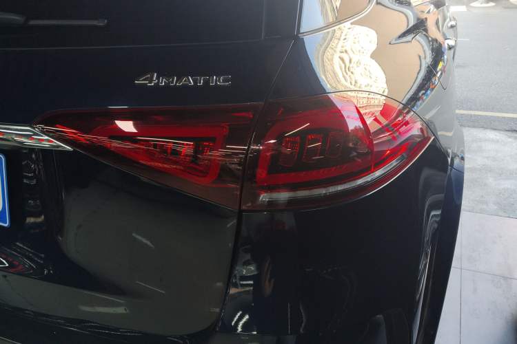 Used Mercedes-Benz GLE 2020 GLE 350 4MATIC Luxury Model Exterior 3