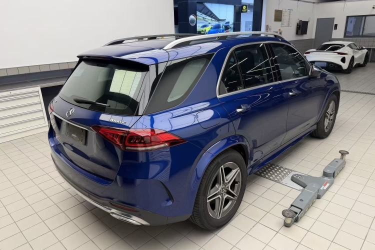 Used Mercedes-Benz GLE 2020 Facelifted GLE 350 4MATIC Luxury Edition Exterior 3