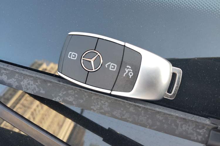 Used Mercedes-Benz GLE 2020 GLE 350 4MATIC Luxury Model Interior 1