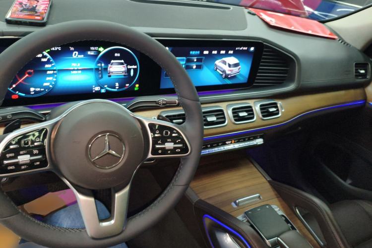 Used Mercedes-Benz GLE 2020 GLE 350 4MATIC Luxury Model Interior 2