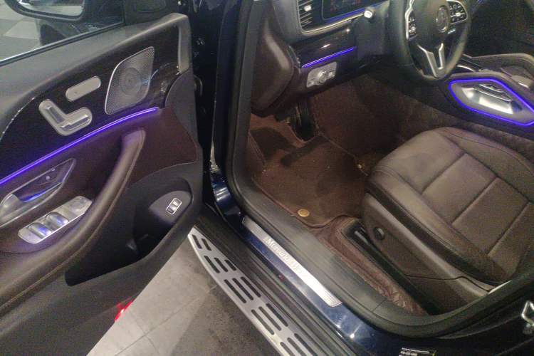 Used Mercedes-Benz GLE 2020 GLE 350 4MATIC Fashion Model Interior 3