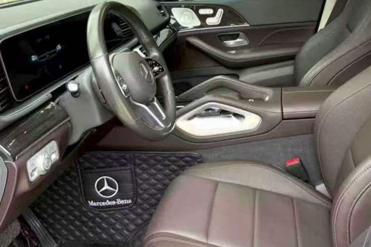 Used Mercedes-Benz GLE 2020 Facelifted GLE 350 4MATIC Luxury Edition Interior 3