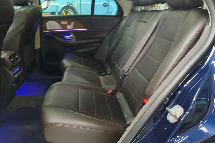 Used Mercedes-Benz GLE 2020 GLE 350 4MATIC Luxury Model Interior 4