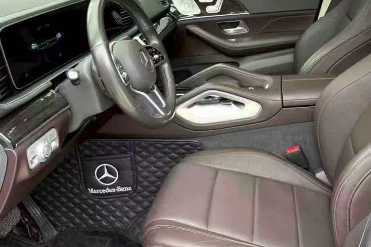 Used Mercedes-Benz GLE 2020 Facelifted GLE 350 4MATIC Luxury Edition Left Front Seat