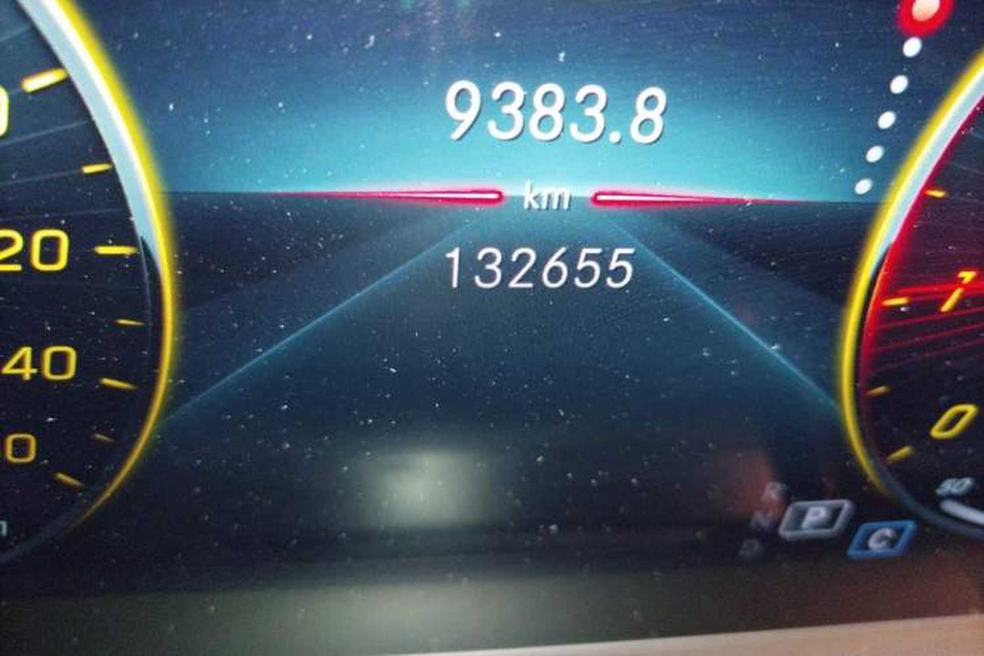 Used Mercedes-Benz GLE 2020 GLE 350 4MATIC Fashion Model Odometer Close Up