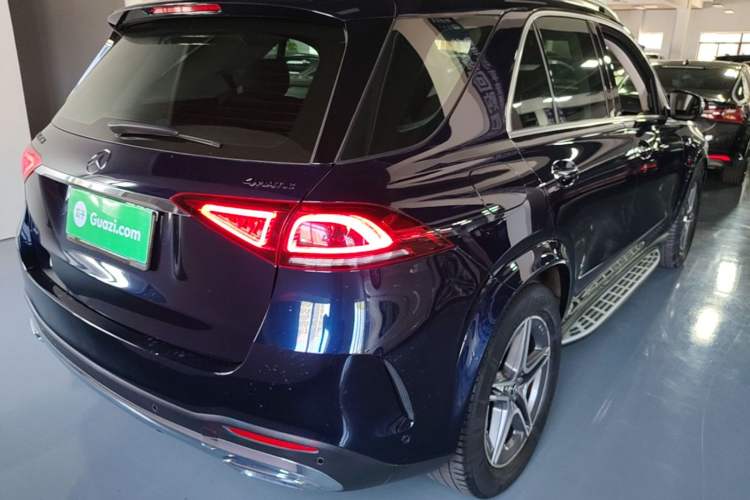 Used Mercedes-Benz GLE 2020 GLE 450 4MATIC Stylish Model Rear Right 45 Deg
