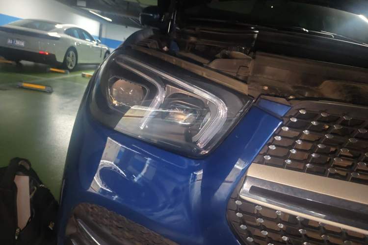 Used Mercedes-Benz GLE 2020 GLE 350 4MATIC Luxury Model Right Front Headlight