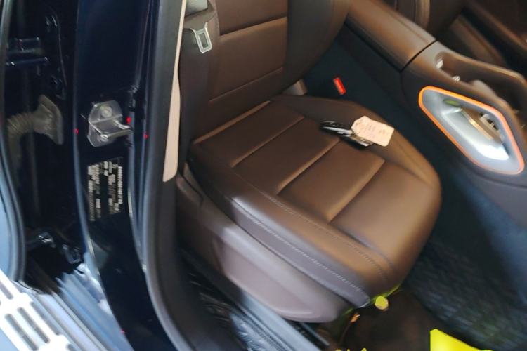 Used Mercedes-Benz GLE 2020 GLE 450 4MATIC Stylish Model Right Front Seat