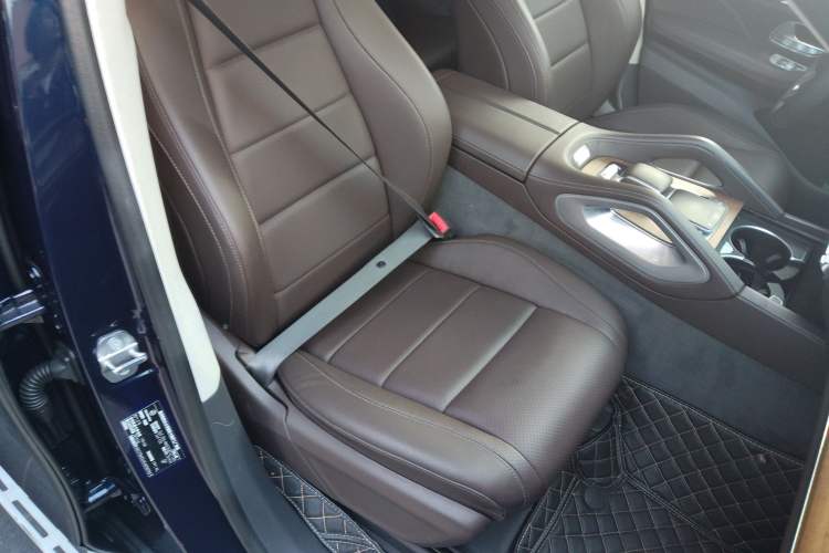 Used Mercedes-Benz GLE 2020 GLE 350 4MATIC Luxury Model Right Front Seat