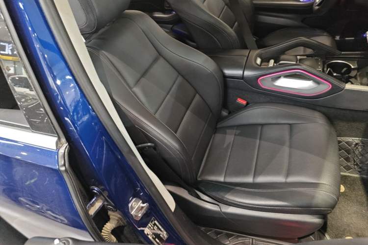 Used Mercedes-Benz GLE 2020 GLE 350 4MATIC Fashion Model Right Front Seat