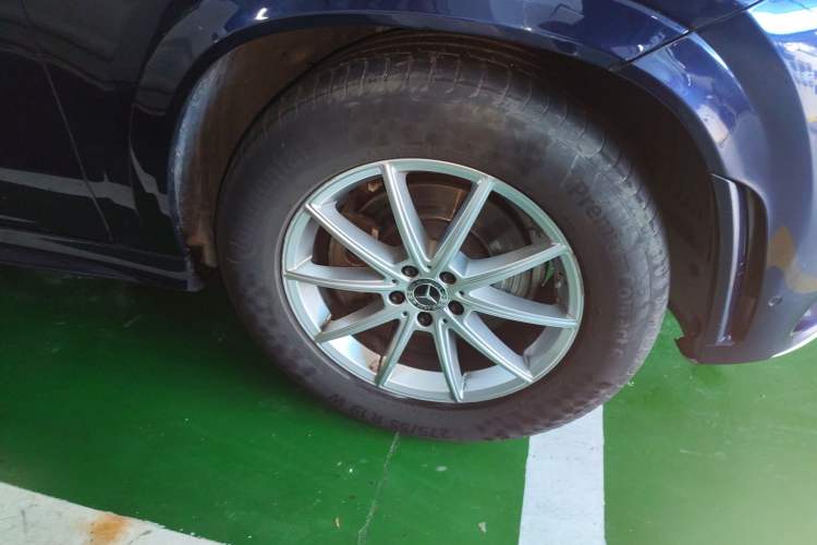 Used Mercedes-Benz GLE 2020 GLE 350 4MATIC Fashion Model Right Front Wheel Hub