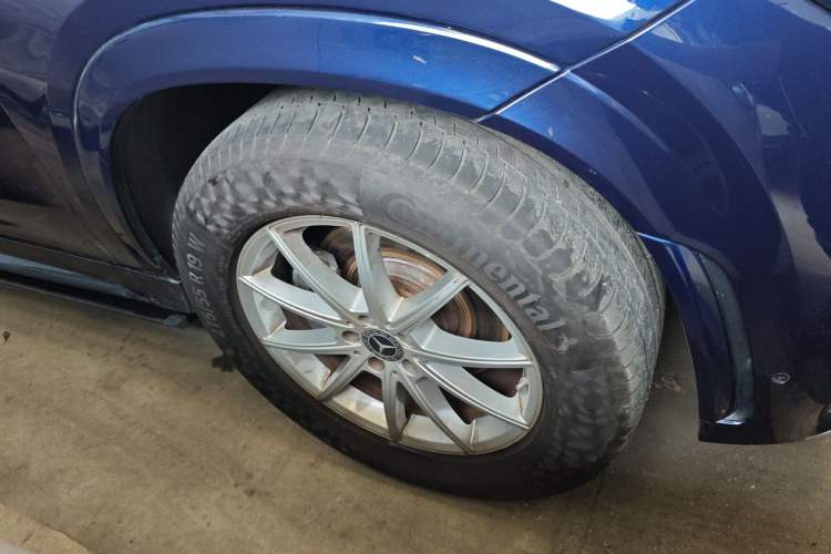 Used Mercedes-Benz GLE 2020 Restyled GLE 350 4MATIC Fashion Edition Right Front Wheel Hub