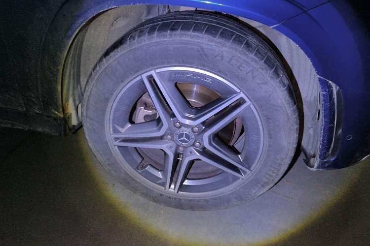 Used Mercedes-Benz GLE 2020 GLE 350 4MATIC Luxury Model Right Front Wheel Hub