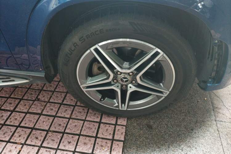 Used Mercedes-Benz GLE 2020 GLE 350 4MATIC Luxury Model Right Front Wheel Hub