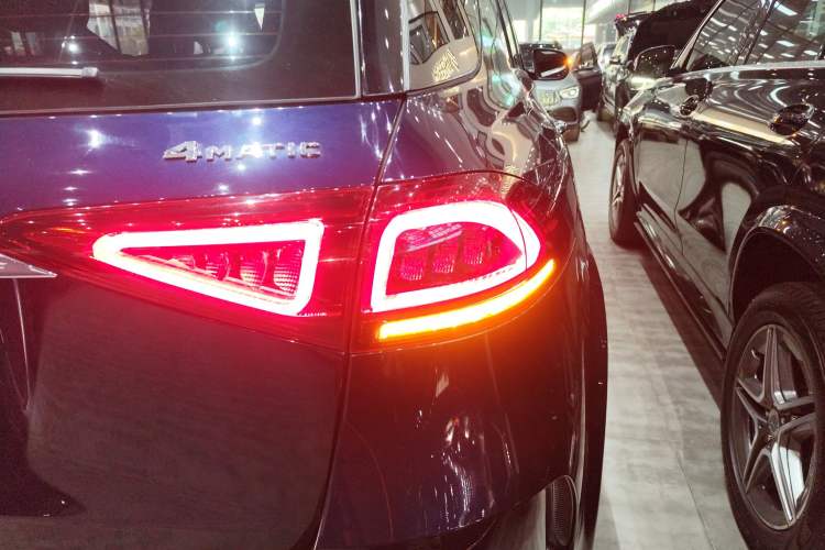 Used Mercedes-Benz GLE 2020 GLE 450 4MATIC Stylish Model Right Rear Taillight