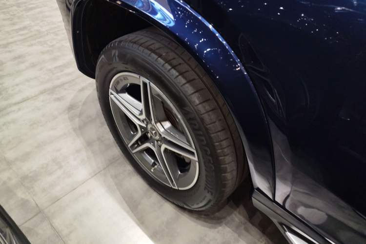 Used Mercedes-Benz GLE 2020 GLE 450 4MATIC Stylish Model Right Rear Wheel Hub