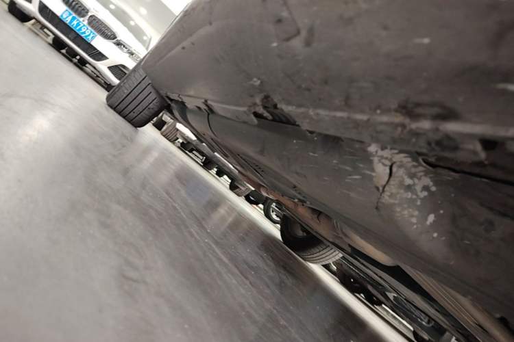 Used Mercedes-Benz GLE 2020 GLE 450 4MATIC Stylish Model Right Side Sill