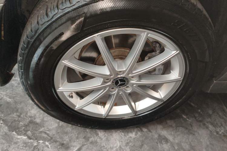 Used Mercedes-Benz GLE 2020 Restyled GLE 350 4MATIC Fashion Edition Special Version Left Front Wheel Hub