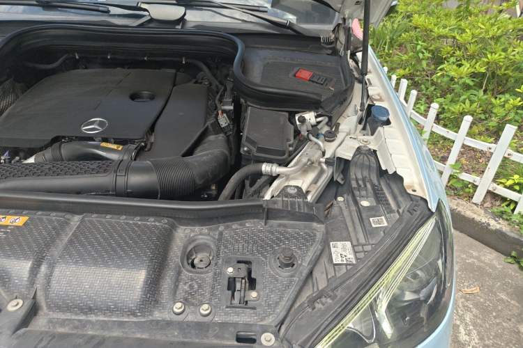 Used Mercedes-Benz GLE 2020 GLE 350 4MATIC Fashion Model Engine Bay Left