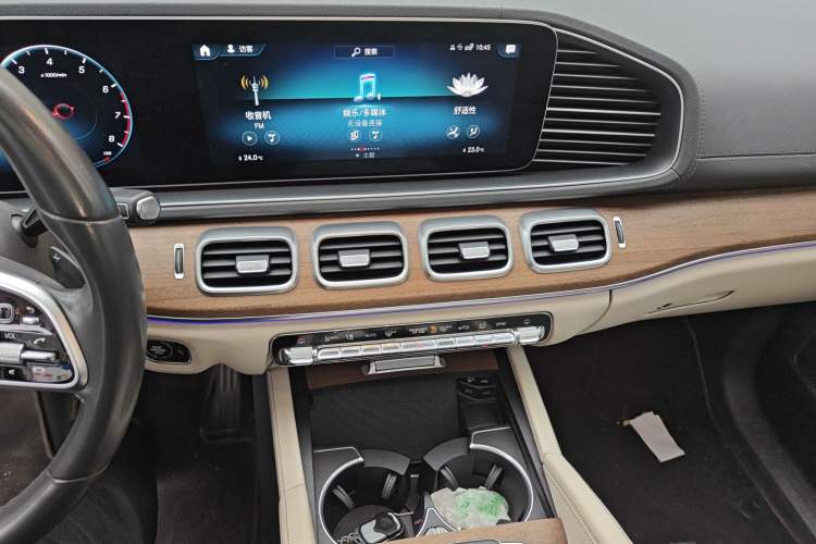 Used Mercedes-Benz GLE 2020 GLE 350 4MATIC Luxury Model Audio And AC Panel