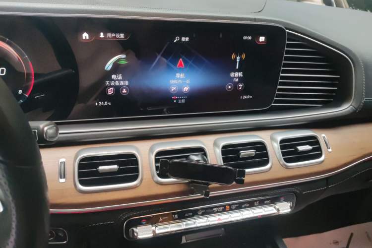 Used Mercedes-Benz GLE 2020 GLE 450 4MATIC Stylish Model Audio And AC Panel