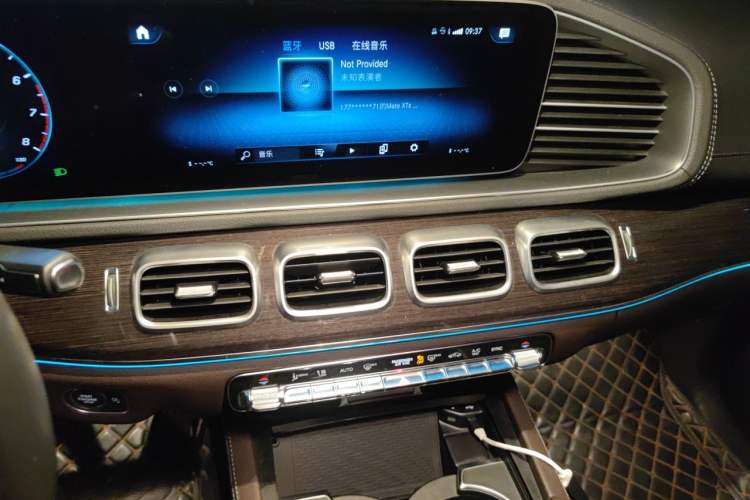 Used Mercedes-Benz GLE 2020 Restyled GLE 350 4MATIC Fashion Edition Audio And AC Panel