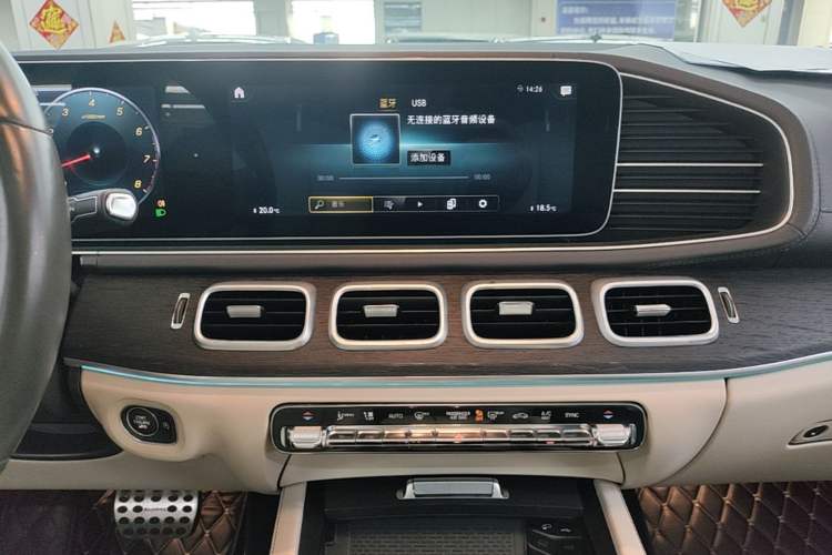 Used Mercedes-Benz GLE 2020 GLE 450 4MATIC Stylish Model Audio And AC Panel