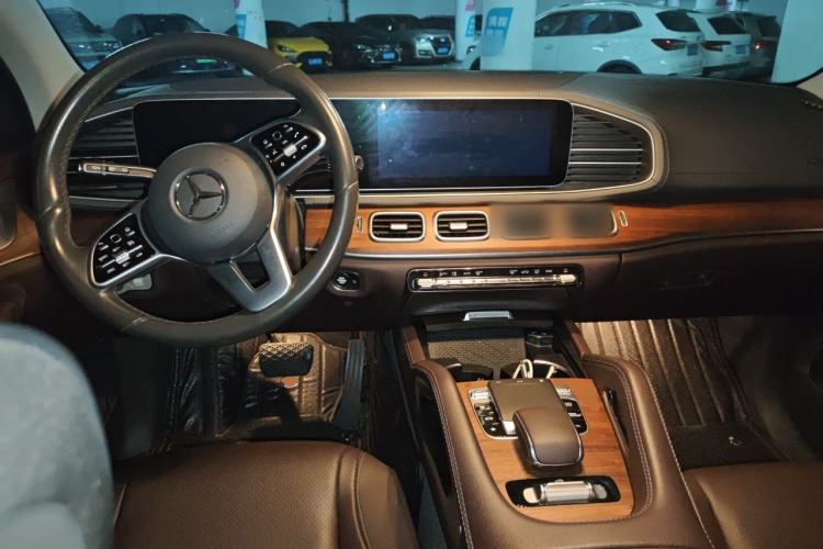 Used Mercedes-Benz GLE 2020 GLE 350 4MATIC Luxury Model Center Console