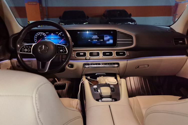 Used Mercedes-Benz GLE 2020 GLE 450 4MATIC Stylish Model Center Console