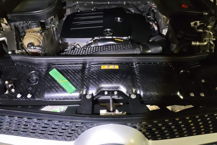 Used Mercedes-Benz GLE 2020 GLE 350 4MATIC Fashion Model Engine Bay