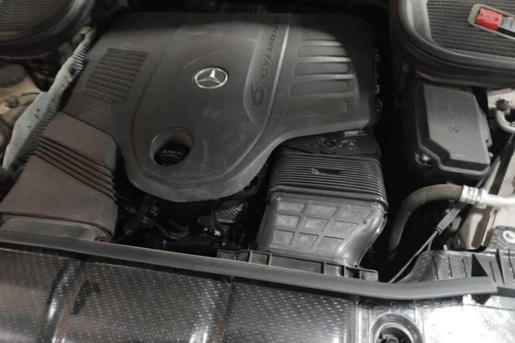 Used Mercedes-Benz GLE 2020 GLE 450 4MATIC Stylish Model Engine Bay Left