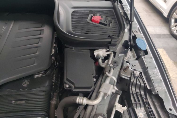 Used Mercedes-Benz GLE 2020 GLE 450 4MATIC Stylish Model Engine Bay Left